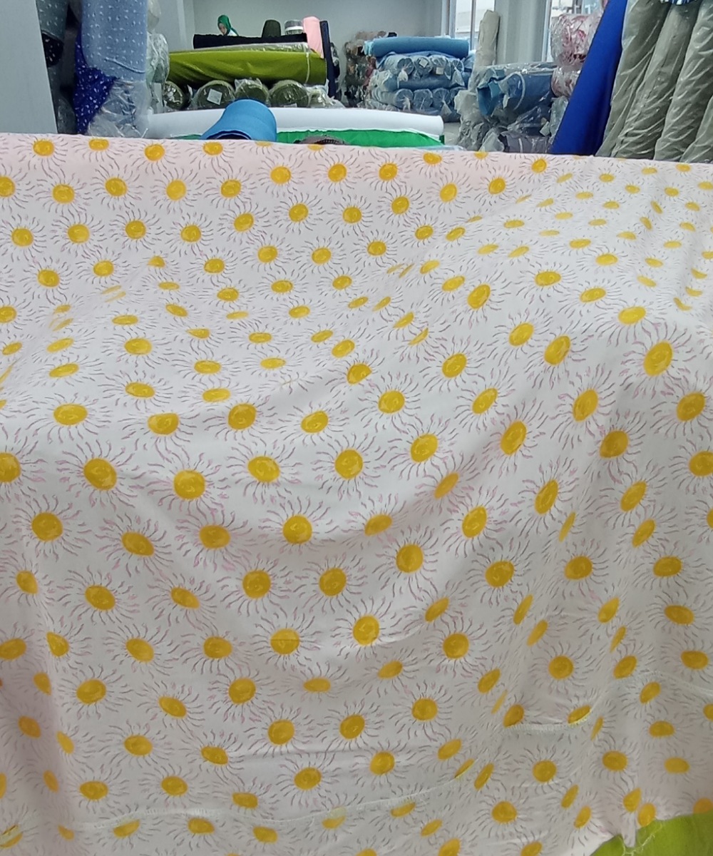 Viskon Kumaş Pembe Zemin Güneş Desenli